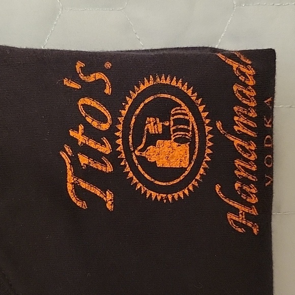 Tito's Black Short Sleeve T-Shirt V-neck Size Medium - Picture 16 of 16